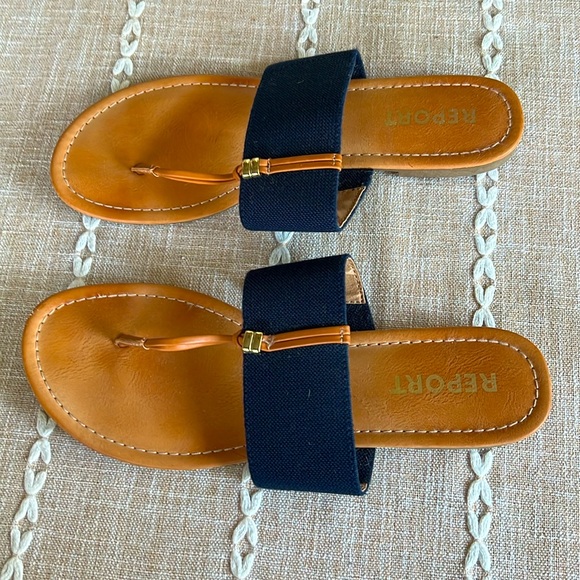 Navy thong sandal with gold detail size 9 - Picture 2 of 4